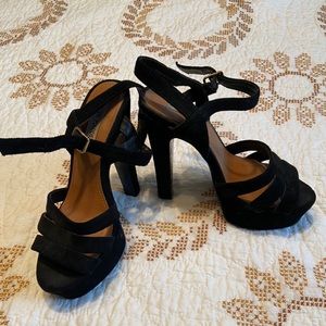 Wore only for high school homecoming dance